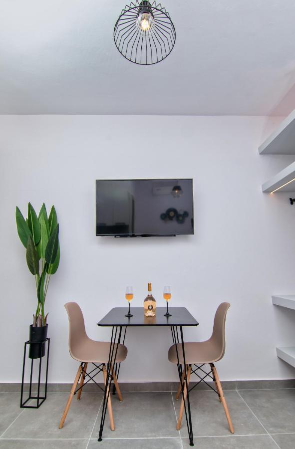 Luxury Apartment In The Center Родос Экстерьер фото